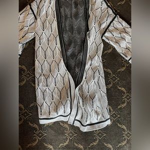 Carlisle collection super cute black and white below elbow patterned sweater